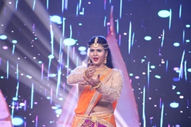 Chandani Singh Bags Double Awards at Bhojpuri Sabrang Awards 2019