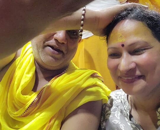 मीराश्री उर्फ मीरा श्रीवास्तव ने किया नागपंचमी के दिन बाबा बैधनाथ धाम में मंत्रोउचारण कर की पूजा अर्चना ।