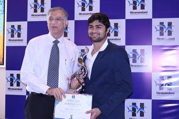 World record holder Samudrajeta Aryan Surjeet Dadiala received appreciation certificate by Dr Niranjan Hiranandani