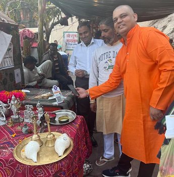 Rakhi Sawant’s Mother’s Ashes Immersed In Haridwar By Brother Rakesh Sawant  Exclusive Pics And Videos