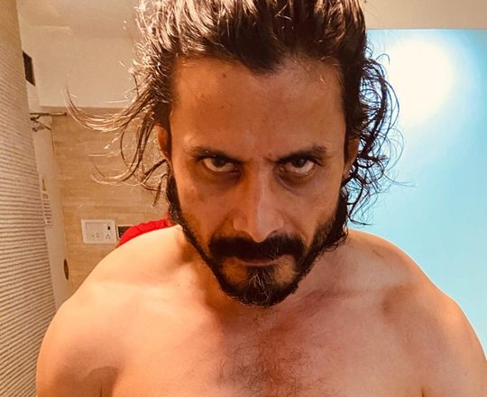 Bollywood Actor Man Singh’s workout photos went viral on social media .